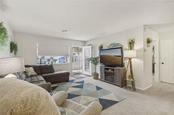 2137 Willowbury Drive #C, Las Vegas, NV 89108