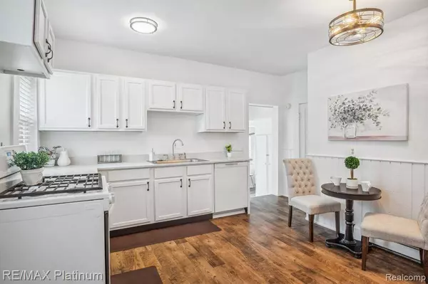 331 E BROOKS Street, Howell, MI 48843