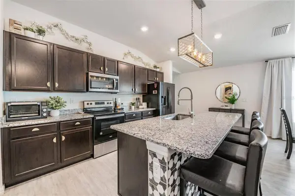 7437 NORTHERN LIGHTS, Gibsonton, FL 33534