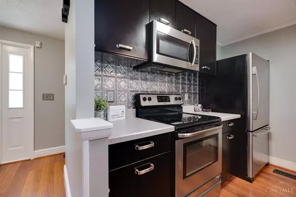 8173 Mill Creek Cir, West Chester, OH 45069