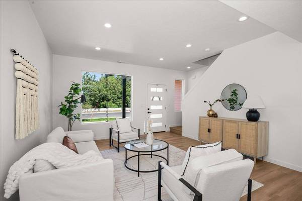 2011 W Walker Ave, Spokane, WA 99208