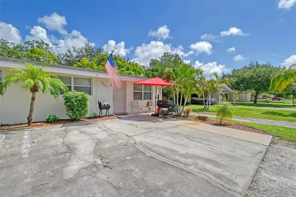 2805 52ND AVENUE DR W, Bradenton, FL 34207