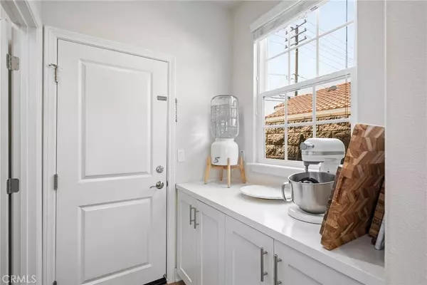 334 E 16th ST, Costa Mesa, CA 92627