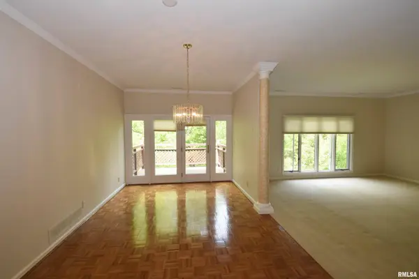 2528 W HIDDEN LAKE CT #8, Peoria, IL 61614