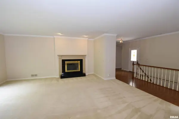 2528 W HIDDEN LAKE CT #8, Peoria, IL 61614