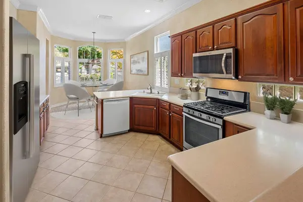 405 Hearthstone CT, Roseville, CA 95747