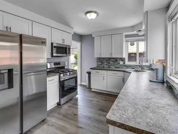 24883 CHAMPAIGN Street, Taylor, MI 48180