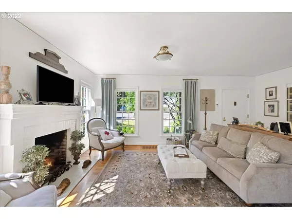 171 5TH ST, Lake Oswego, OR 97034