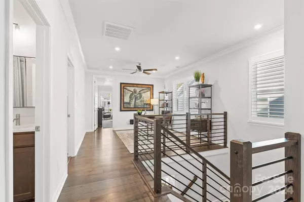 128 Berkeley AVE, Mooresville, NC 28117