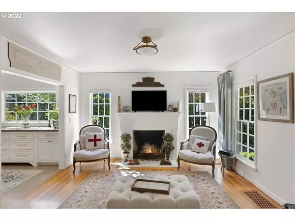 171 5TH ST, Lake Oswego, OR 97034