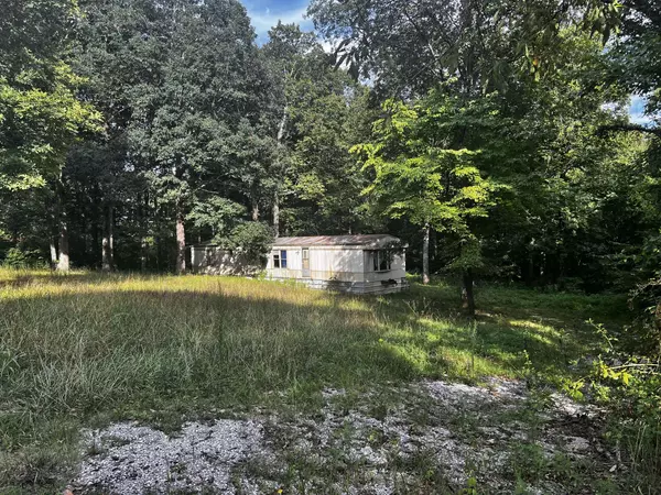 496 2nd Plumb Rd, Belvidere, TN 37306