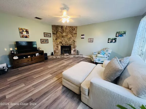 1767 Brookside ST NE, Palm Bay, FL 32907