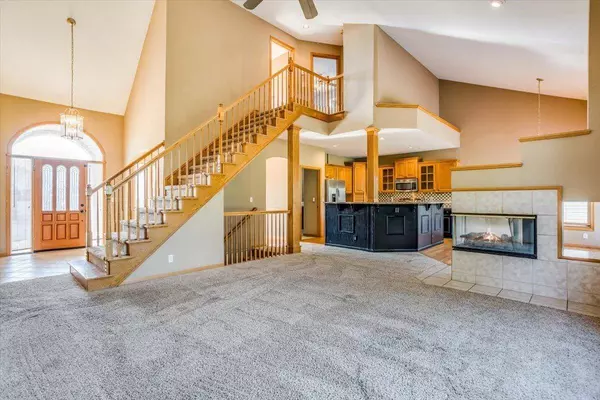 8225 E Oxford Ct, Wichita, KS 67226