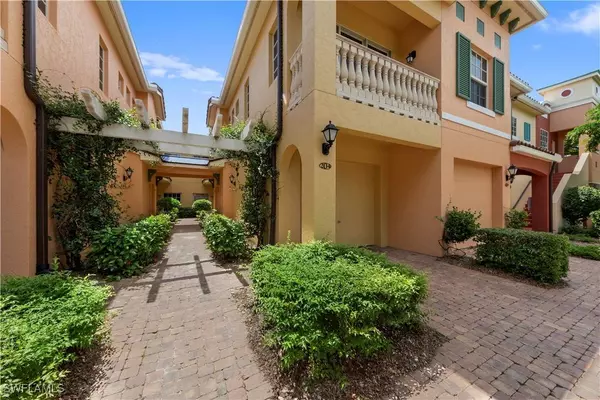8601 Piazza Del Lago CIR #204, Estero, FL 33928