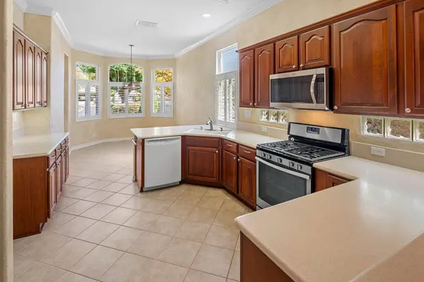 405 Hearthstone CT, Roseville, CA 95747