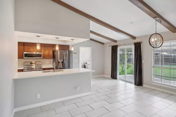 6727 Shady Lake Dr, San Antonio, TX 78244-1644