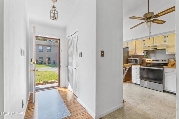 8709 Olde Colony Tr #8709, Knoxville, TN 37923