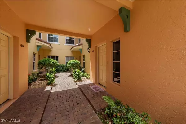 8601 Piazza Del Lago CIR #204, Estero, FL 33928