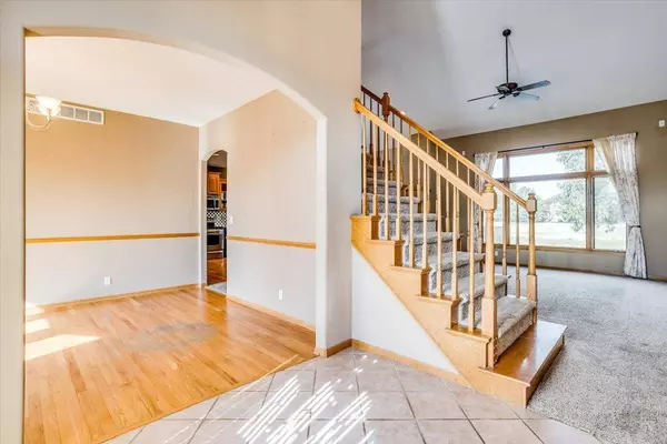 8225 E Oxford Ct, Wichita, KS 67226