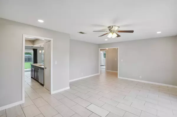 6727 Shady Lake Dr, San Antonio, TX 78244-1644