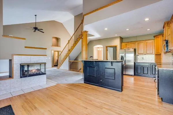 8225 E Oxford Ct, Wichita, KS 67226