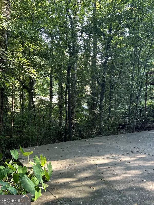 3320 Sleepy LN SE, Smyrna, GA 30180