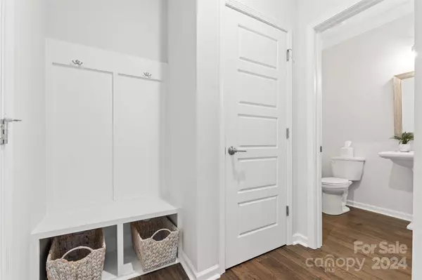 128 Berkeley AVE, Mooresville, NC 28117