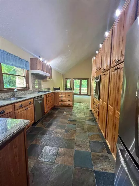 3320 Sleepy LN SE, Smyrna, GA 30180