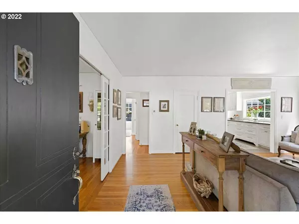 171 5TH ST, Lake Oswego, OR 97034