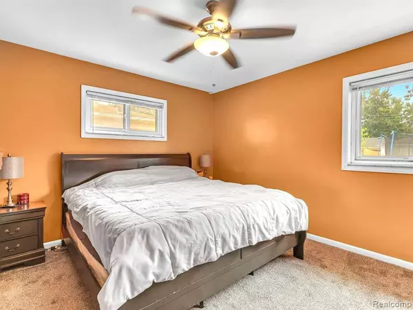 24883 CHAMPAIGN Street, Taylor, MI 48180