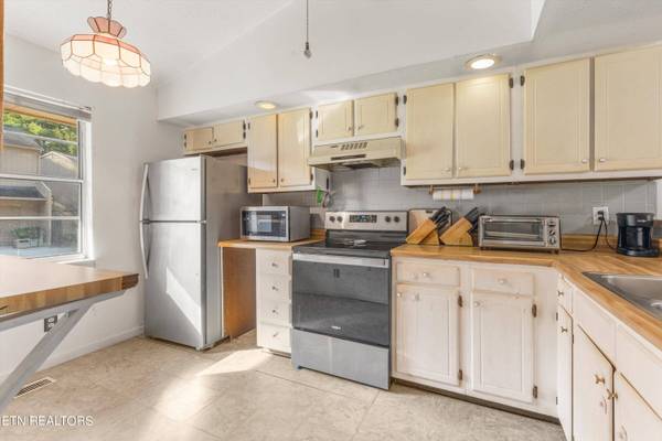 8709 Olde Colony Tr #8709, Knoxville, TN 37923