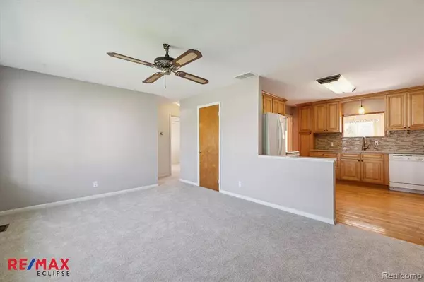 1488 ROSSDALE Drive, Waterford, MI 48328