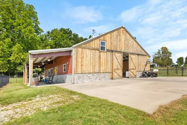 5000 Opal Rd, Bentonville, AR 72713