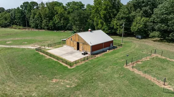 5000 Opal Rd, Bentonville, AR 72713