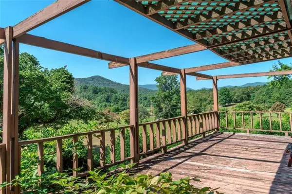 257 Night LN, Epworth, GA 30541