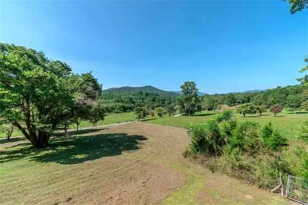 257 Night LN, Epworth, GA 30541