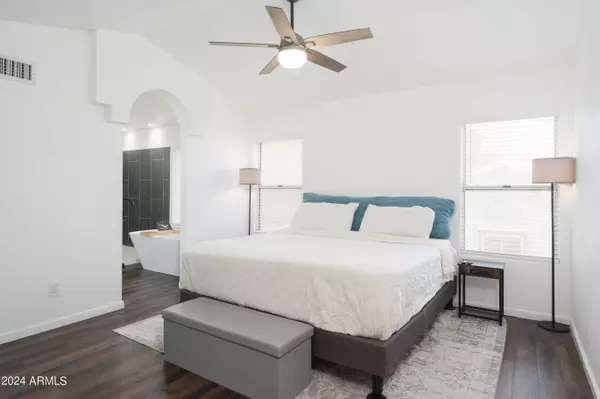 1120 E ARTESIAN Way, Gilbert, AZ 85234