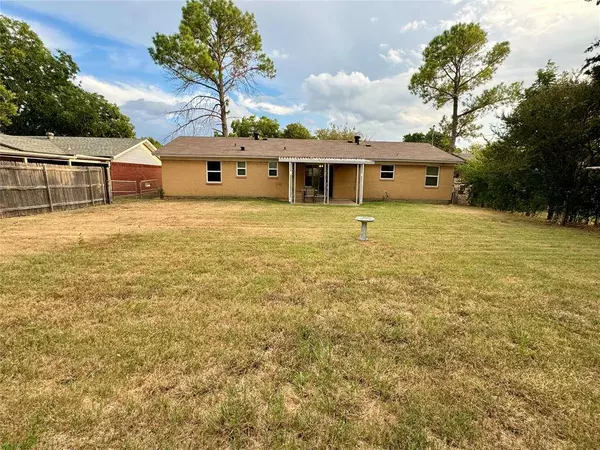 5909 Emerson Drive, Watauga, TX 76148