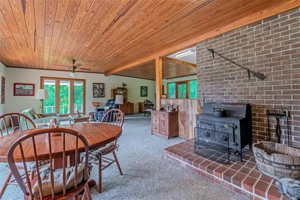 257 Night LN, Epworth, GA 30541