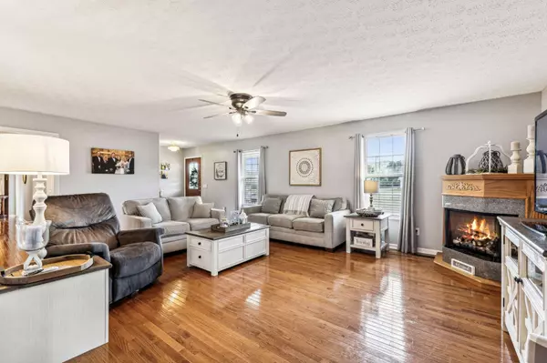 221 Main St #E, Hickman, TN 38567