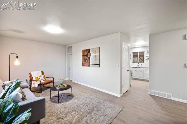 122 Fairmont ST, Colorado Springs, CO 80910