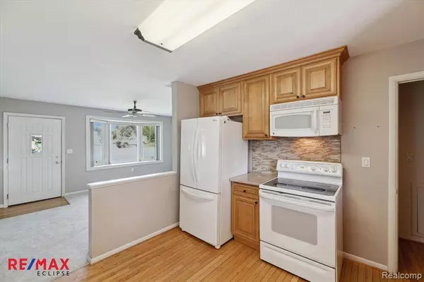 1488 ROSSDALE Drive, Waterford, MI 48328