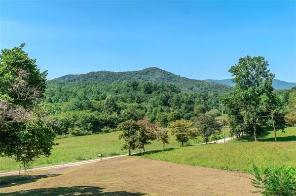 257 Night LN, Epworth, GA 30541