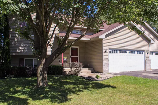2304 W Hill ST, Faribault, MN 55021