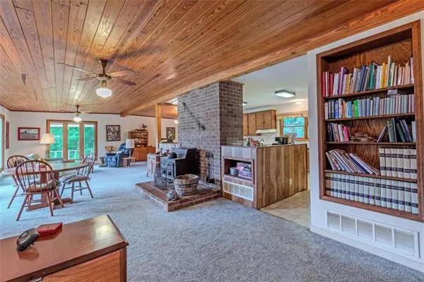 257 Night LN, Epworth, GA 30541