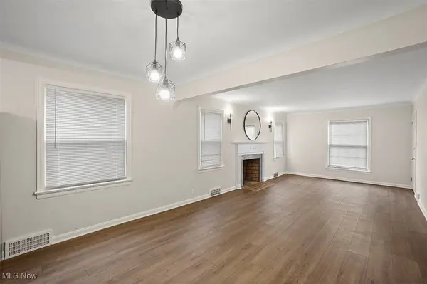 13645 Cedar RD, University Heights, OH 44118