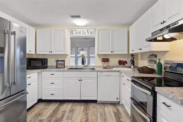 2 GALLINULE CT, Fruitland Park, FL 34731