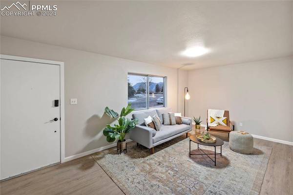 122 Fairmont ST, Colorado Springs, CO 80910