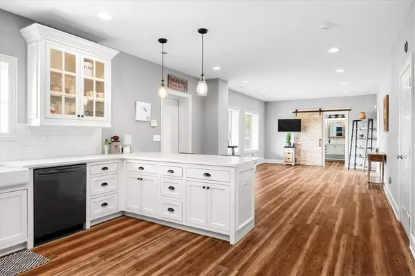 5000 Opal Rd, Bentonville, AR 72713