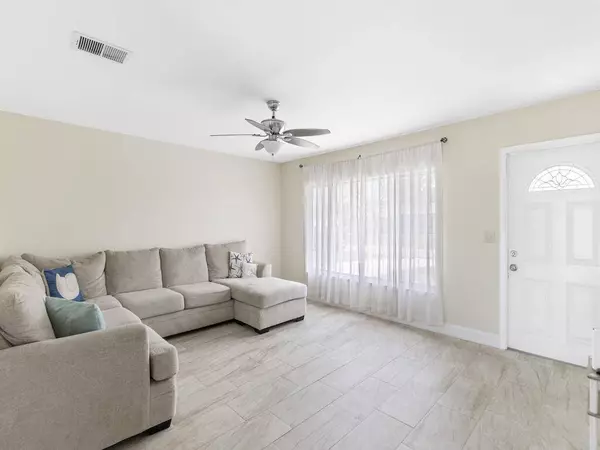 531 SE Whitmore DR, Port Saint Lucie, FL 34984